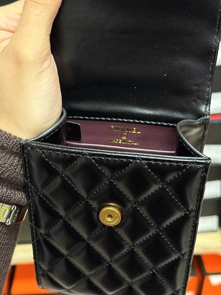 Chanel Pearl Crush Phone Case With Chain Lambskin Black Коробка магніт pr2928 фото