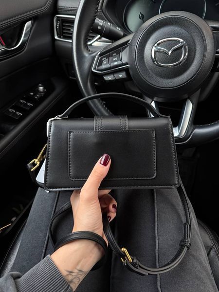 Jacquemus Le Bambino Handbag With Adjustable Crossbody Black pr1051 фото