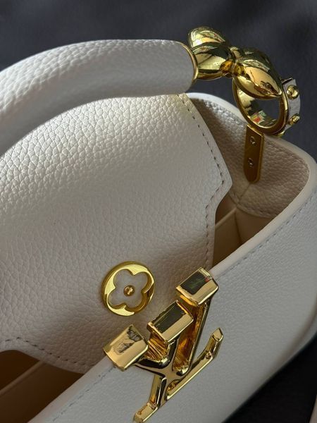Louis Vuitton Capucines BB Milk/Gold Коробка магніт lv1034 фото