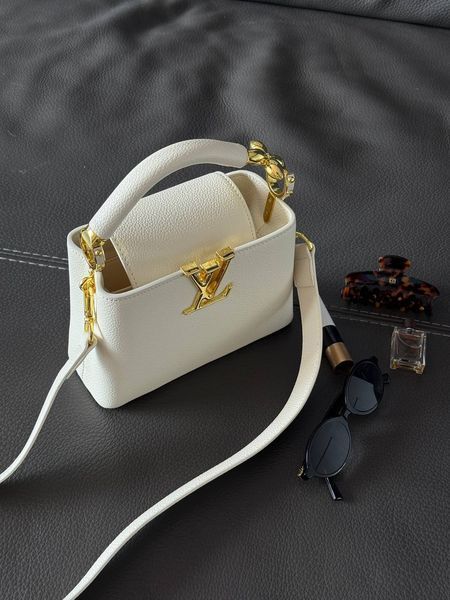 Louis Vuitton Capucines BB Milk/Gold Коробка магніт lv1034 фото
