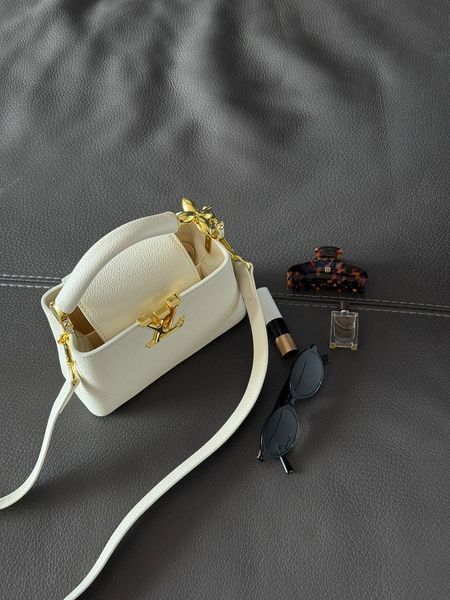 Louis Vuitton Capucines BB Milk/Gold Коробка магніт lv1034 фото