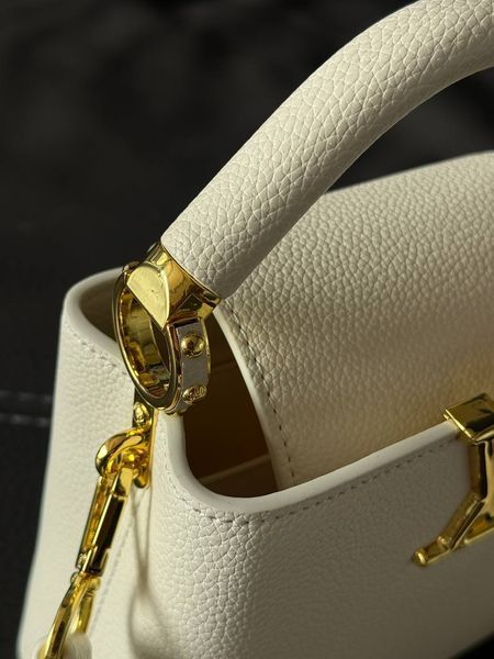 Louis Vuitton Capucines BB Milk/Gold Коробка магніт lv1034 фото