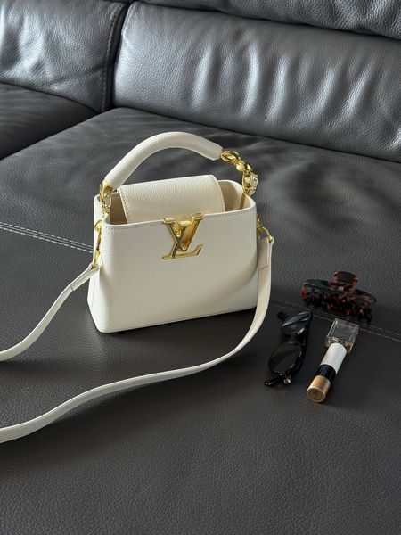 Louis Vuitton Capucines BB Milk/Gold Коробка магніт lv1034 фото