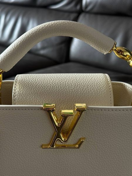 Louis Vuitton Capucines BB Milk/Gold Коробка магніт lv1034 фото