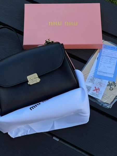 Miu Miu Nappa Shoulder Bag Black [оригінальна коробка] miu2494 фото
