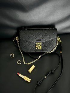 Louis Vuitton Pochette M&eacute;tis East West Bag Black наша бренд коробка pr7349 фото