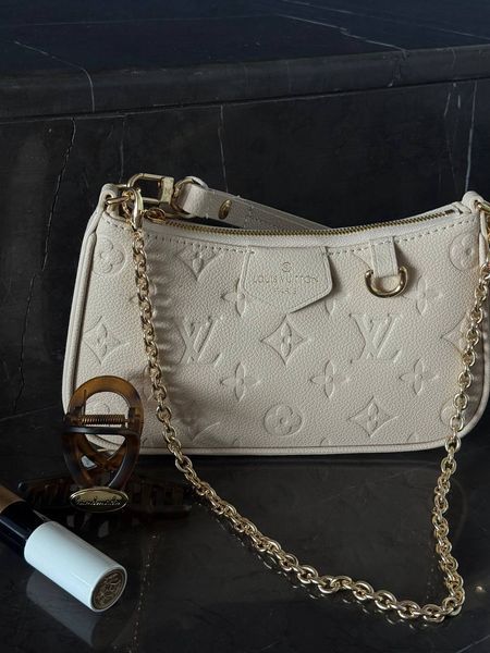 Louis Vuitton Mini Pochette Beige/Gold Коробка магніт lv1032 фото