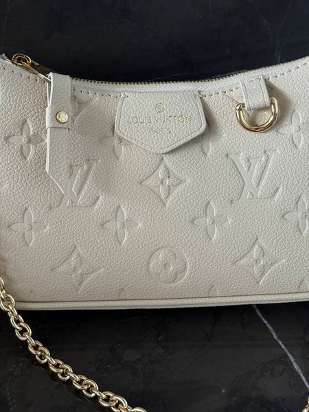 Louis Vuitton Mini Pochette Beige/Gold Коробка магніт lv1032 фото