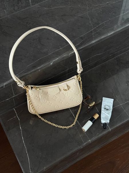 Louis Vuitton Mini Pochette Beige/Gold Коробка магніт lv1032 фото