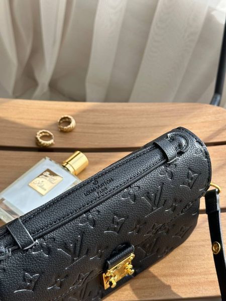 Louis Vuitton Pochette M&eacute;tis East West Bag Black наша бренд коробка pr7349 фото