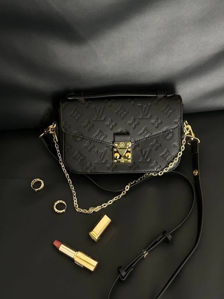Louis Vuitton Pochette M&eacute;tis East West Bag Black наша бренд коробка pr7349 фото