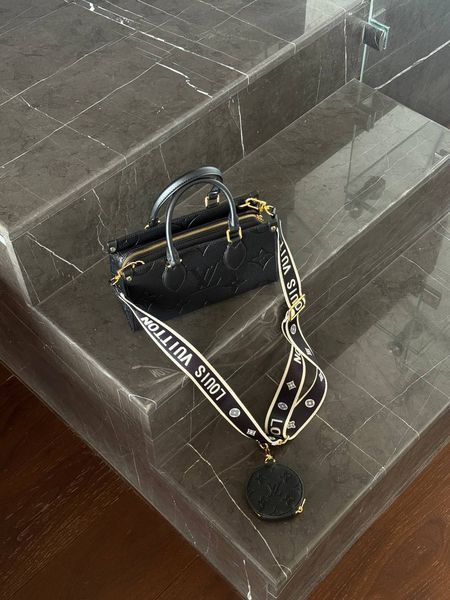 Louis Vuitton OnTheGo PM handbag in black Monogram Empreinte leather Коробка магніт lv1035 фото