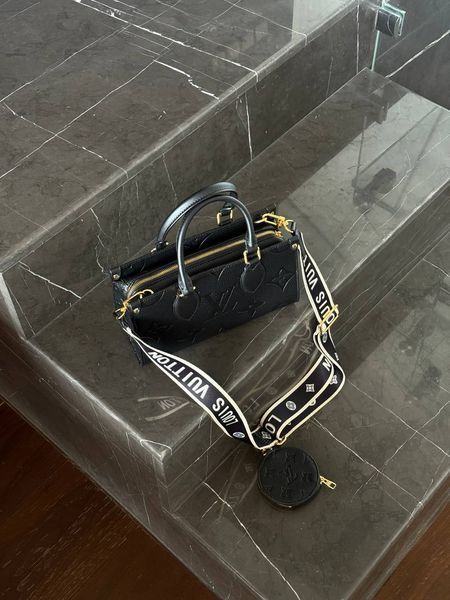 Louis Vuitton OnTheGo PM handbag in black Monogram Empreinte leather Коробка магніт lv1035 фото