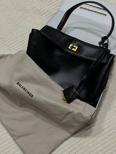 Balenciaga Rodeo Black/Gold Medium B2110 фото