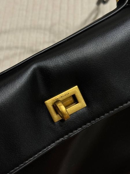 Balenciaga Rodeo Black/Gold Medium B2110 фото