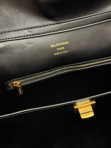 Balenciaga Rodeo Black/Gold Medium B2110 фото