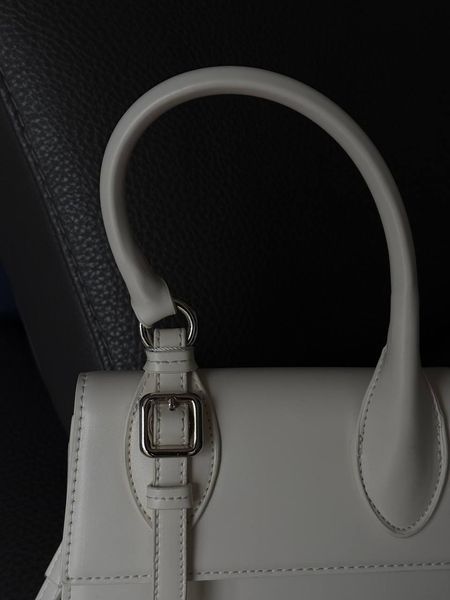 Jacquemus Le Chiquito Moyen Boucle White pr1021 фото