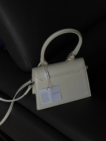 Jacquemus Le Chiquito Moyen Boucle White pr1021 фото