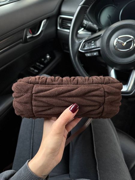 Miu Miu Wander Small matelass&eacute; suede shoulder bag [оригінальна коробка] miu2487 фото