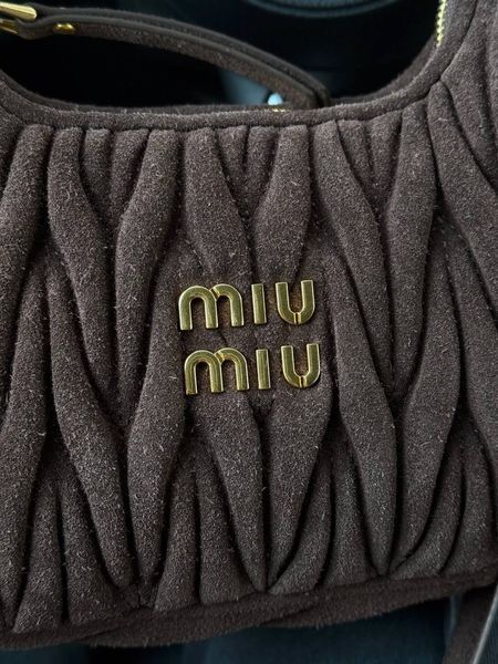 Miu Miu Wander Small matelass&eacute; suede shoulder bag [оригінальна коробка] miu2487 фото