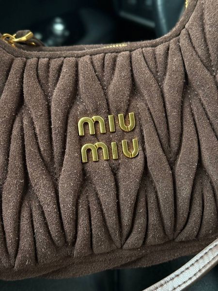 Miu Miu Wander Small matelass&eacute; suede shoulder bag [оригінальна коробка] miu2487 фото