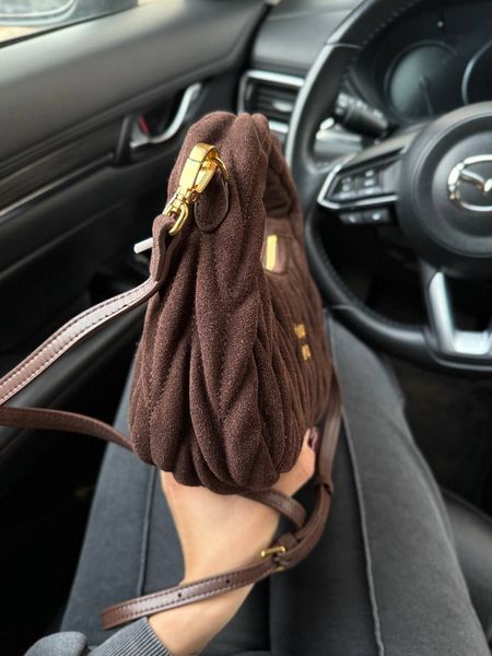 Miu Miu Wander Small matelass&eacute; suede shoulder bag [оригінальна коробка] miu2487 фото