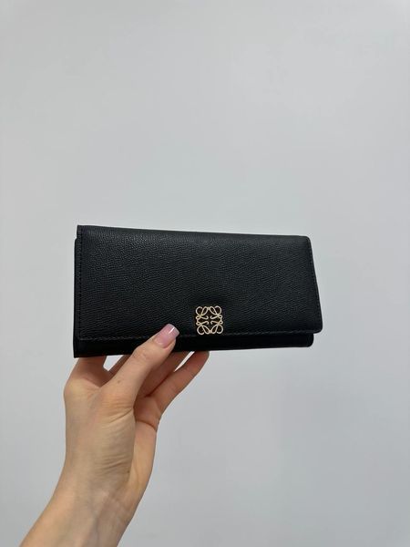 Жіночий гаманець Loewe Anagram Continental із зернистої телячої шкіри, з металевим логотипом 88179 фото