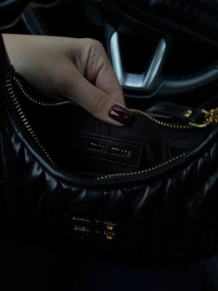 Miu Miu Wander Matelass&eacute; Nappa Leather Mini Hobo Bag Black [оригінальна брендована коробка] pr208 фото
