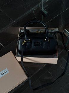 Miu Miu Arcadie Leather Bag Black [оригінальна коробка] miu2049 фото