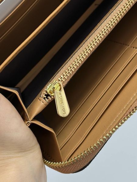 Жіночий гаманець Michael Kors Large Wallet Zip у фірмовій коричневій канві з застібкою-блискавкою 8818102 фото