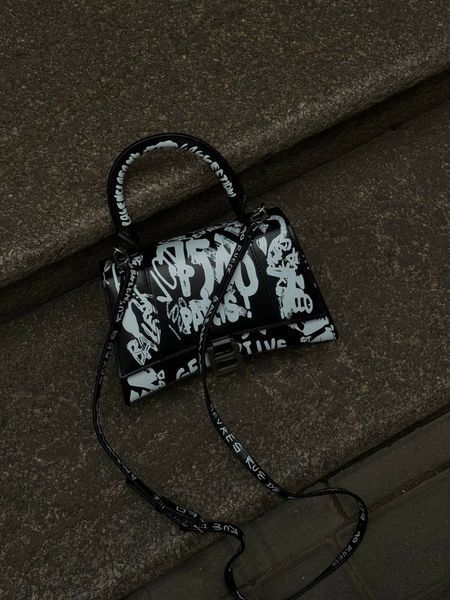 Balenciaga Hourglass Handbag Small in Crocodile Embossed Calfsk Black/White pr1050 фото