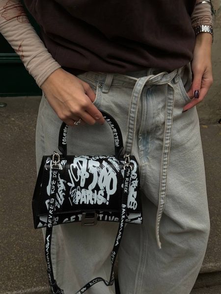 Balenciaga Hourglass Handbag Small in Crocodile Embossed Calfsk Black/White pr1050 фото