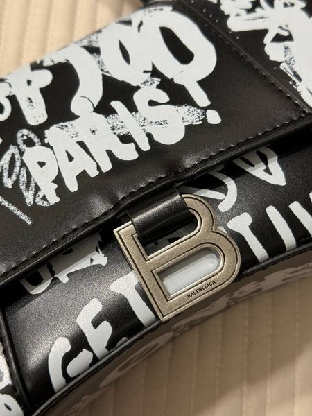 Balenciaga Hourglass Handbag Small in Crocodile Embossed Calfsk Black/White pr1050 фото