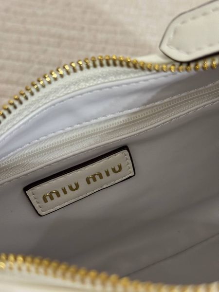 Miu Miu Leather Hobo Bag White [Ориг Коробка] miu2053 фото